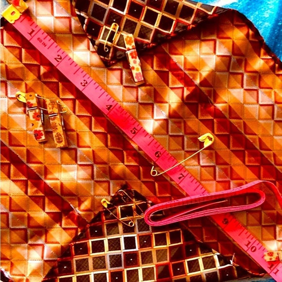 🙀Clothing Photos Kit~5 Safety & 5 Cloths Pins, 1 Tape Measure (Want 1 Just Ask) - Picture 12 of 16